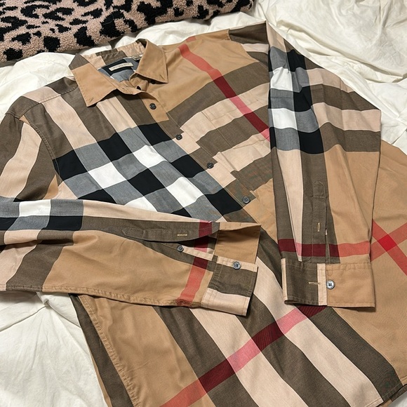 Burberry shirt - Picture 2 of 8
